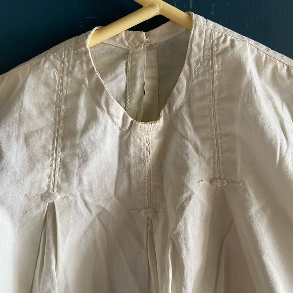 Vintage Baby Infant Smocked Bubble Short Romper White Gathered Antique Bodysuit - Picture 6 of 7